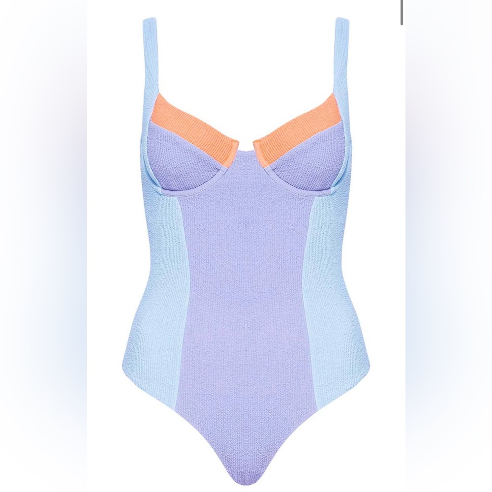 NWT VETCHY CARMEL UNDERWIRE CANDY SWIMSUIT
Size Medium